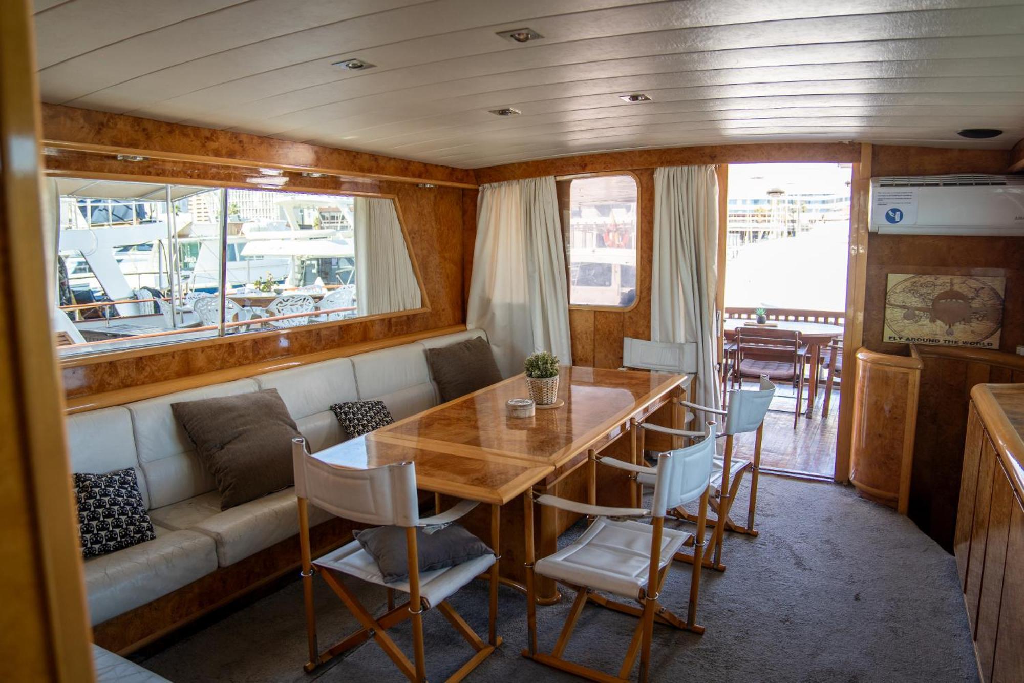 Habitacion Marineria Boat Aloha برشلونة المظهر الخارجي الصورة