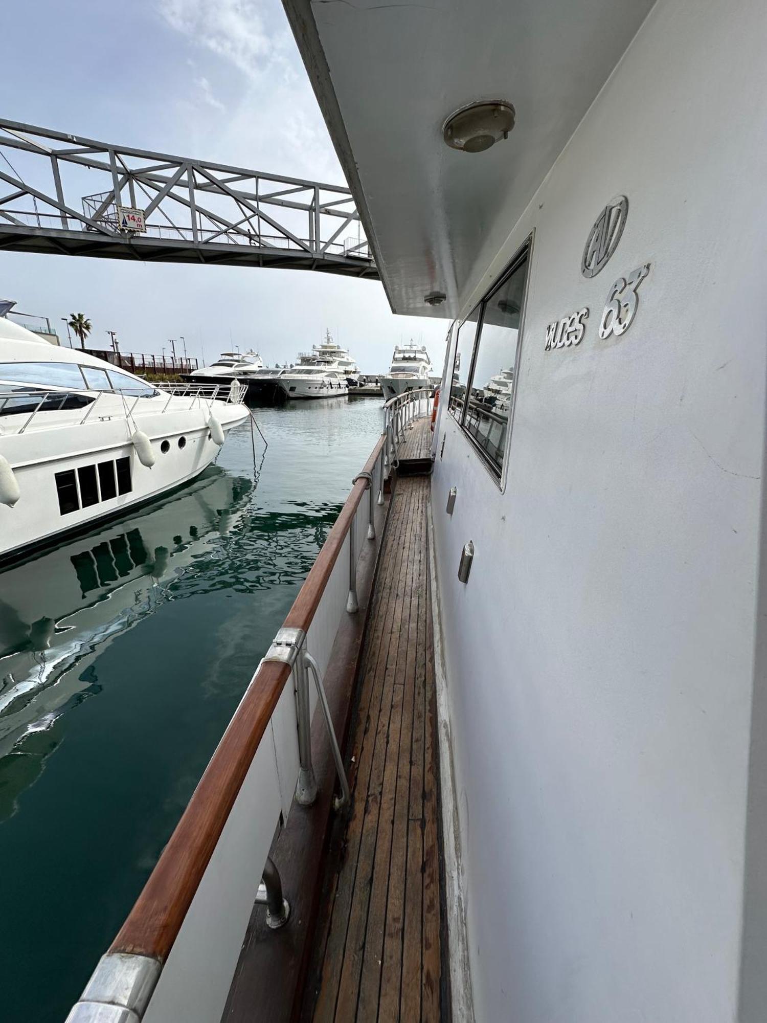 Habitacion Marineria Boat Aloha برشلونة المظهر الخارجي الصورة