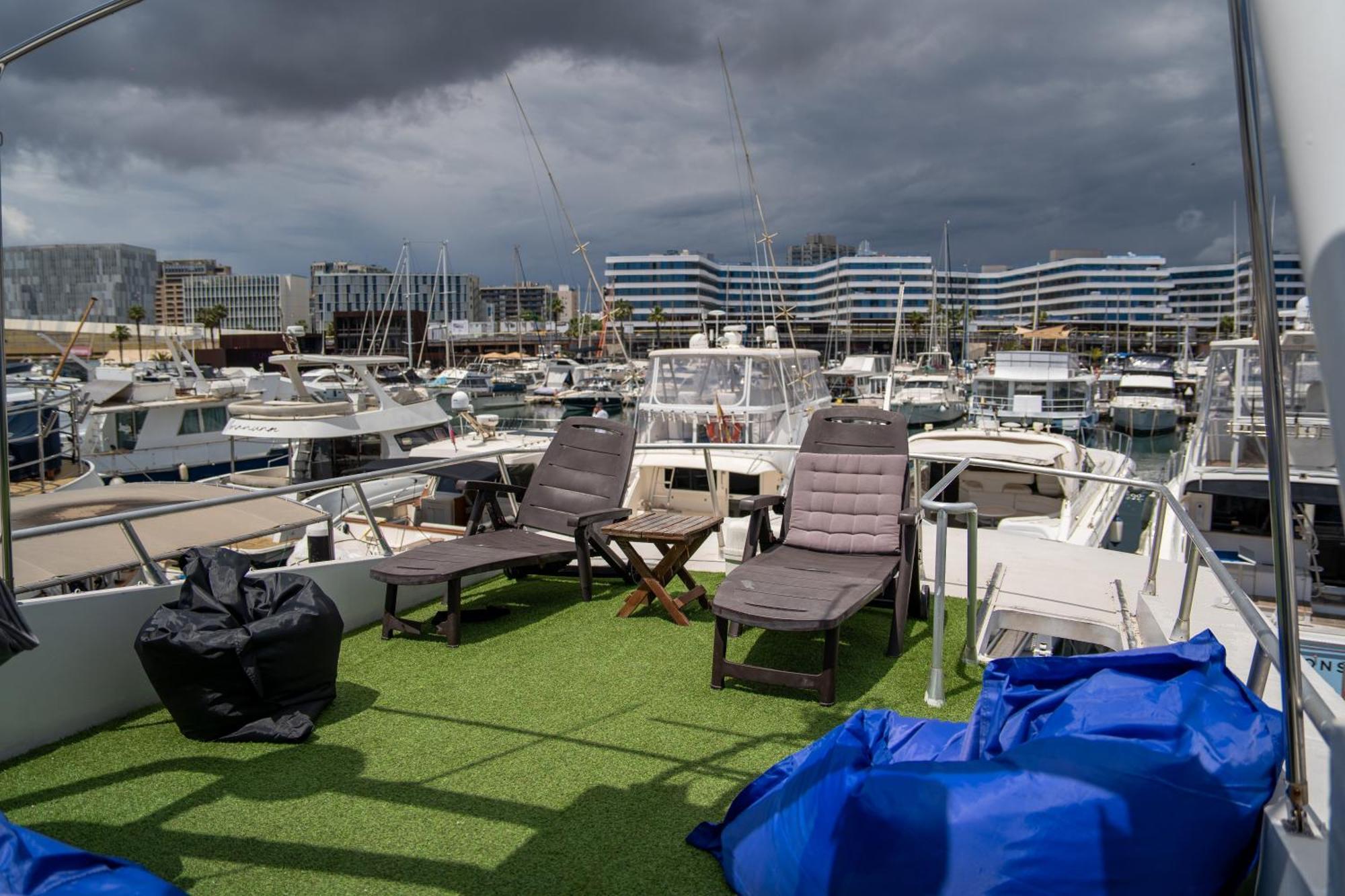 Habitacion Marineria Boat Aloha برشلونة المظهر الخارجي الصورة