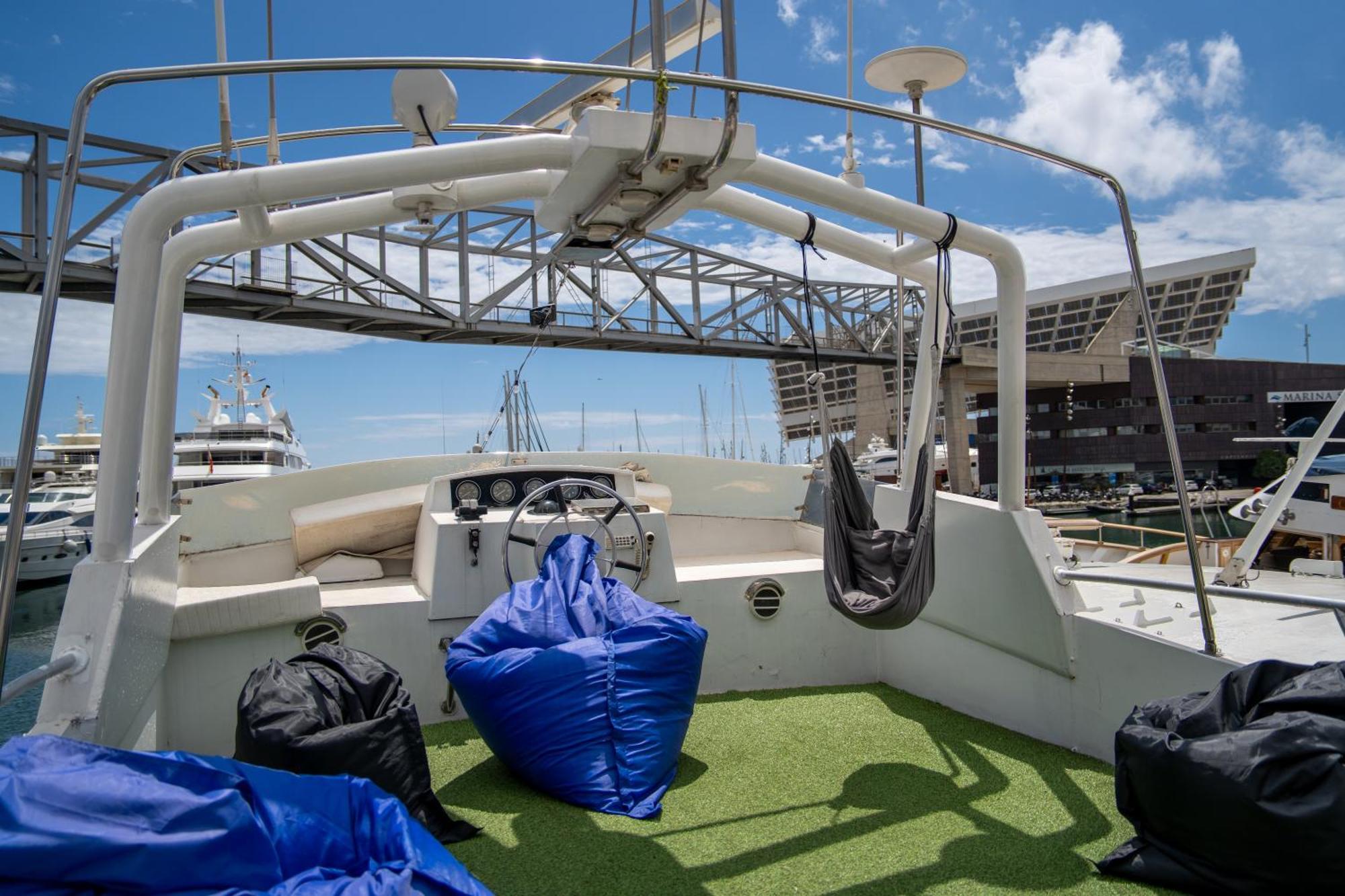 Habitacion Marineria Boat Aloha برشلونة المظهر الخارجي الصورة