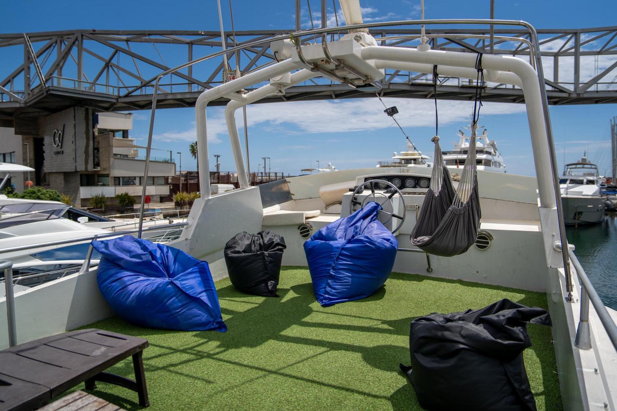 Habitacion Marineria Boat Aloha برشلونة المظهر الخارجي الصورة